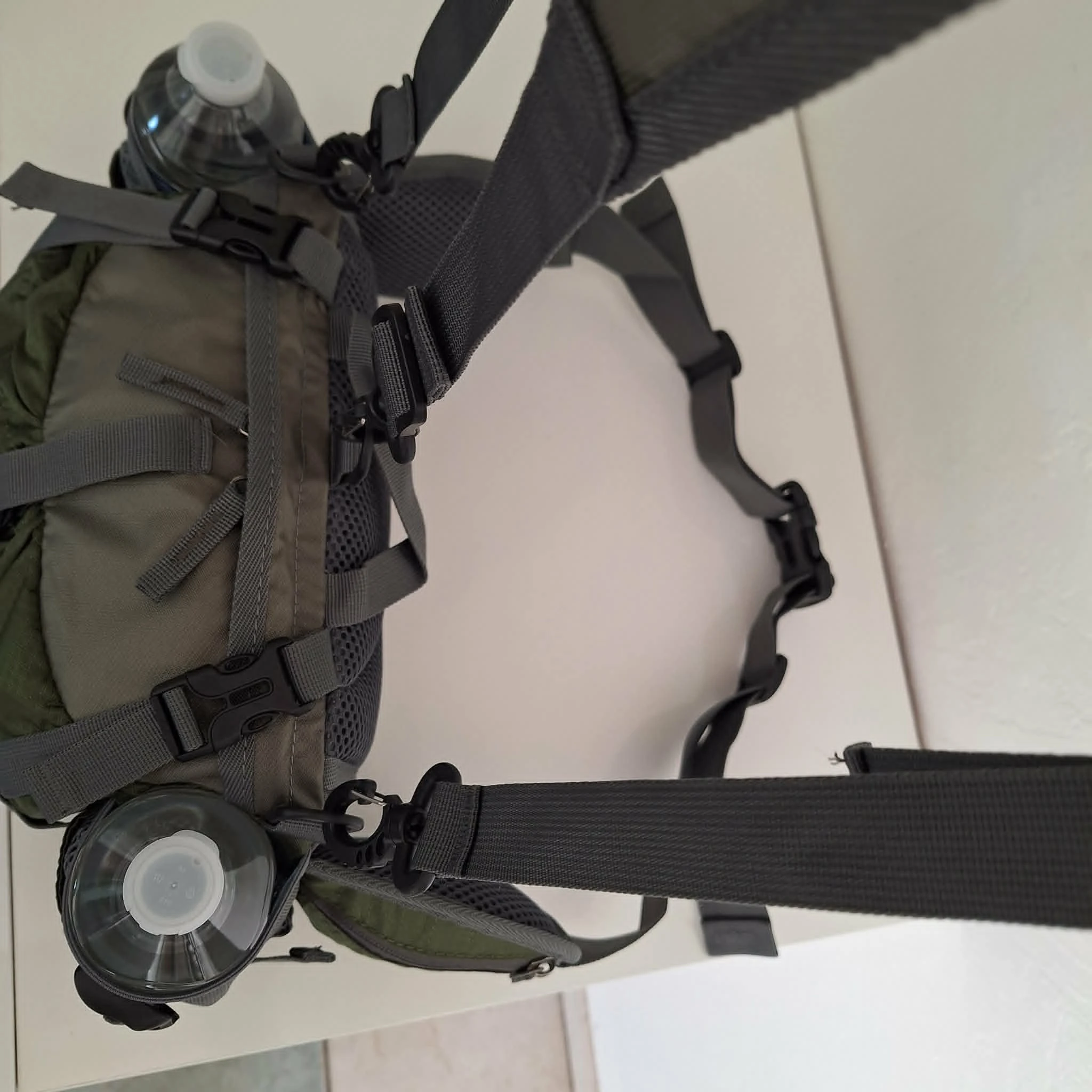 Mochila Outdoor Rando Confort Plus — costas acolchoadas, vários bolsos, verde escuro – photo 8
